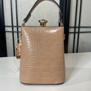 NWT Alyssa Croc-Embossed Frame Handbag - Beige/Nude Trapezoid Top Handle Bag